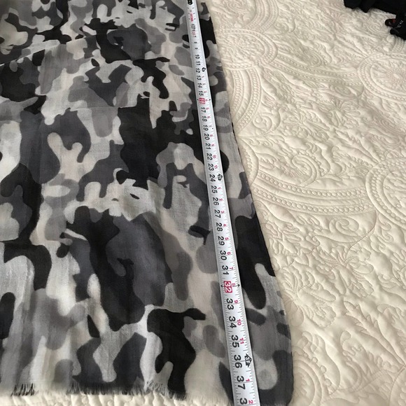 Pretty Persuasions 100% Polyester Fringed Scarf Black, Dark Gray, Light Gray - Picture 4 of 5